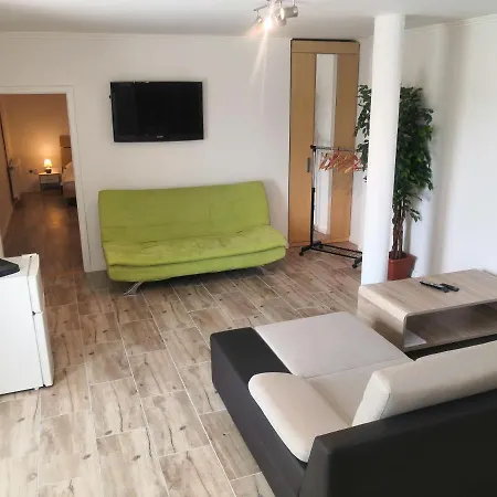 Vehlovice Apartment Mělník